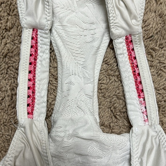 TRINA TURK TULUM TAB SIDE HIPSTER BIKINI BOTTOM - Picture 13 of 13